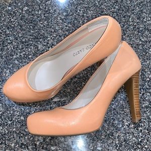Like New Franco Sarto Peach Heels